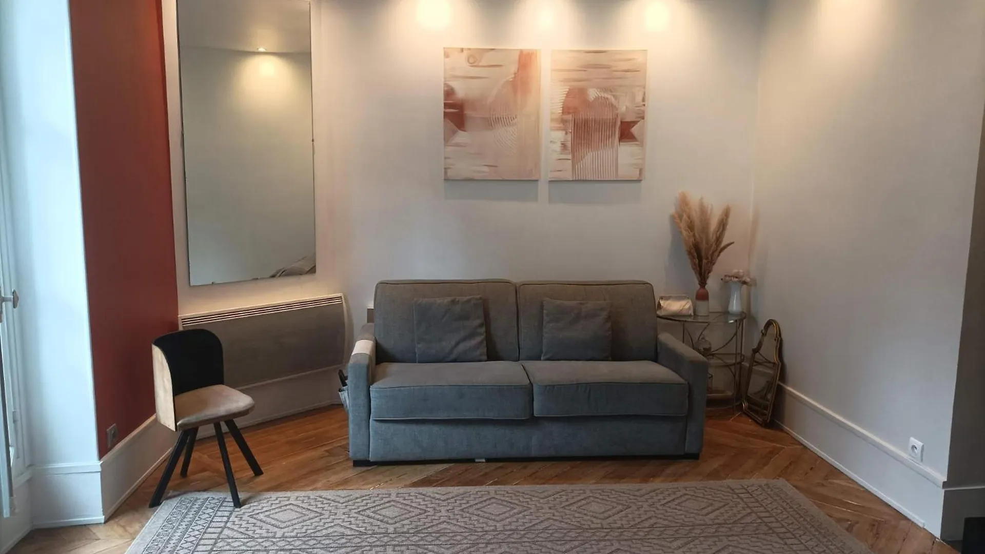 Апартаменты Joli Havre De Paix En Plein Batignolles Париж